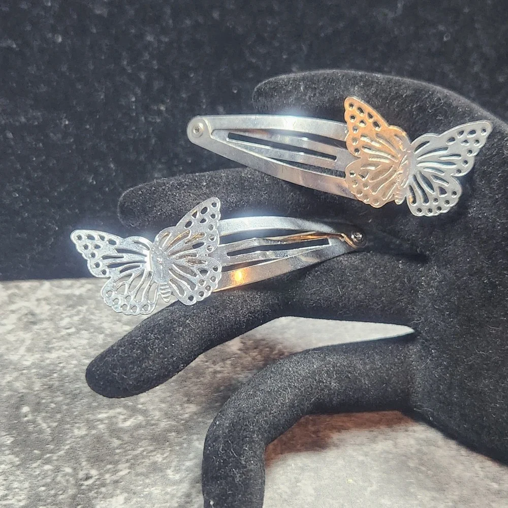 Vintage Silver Butterfly Snap Hair Clips Filigree Metal Barrettes 2pc Set